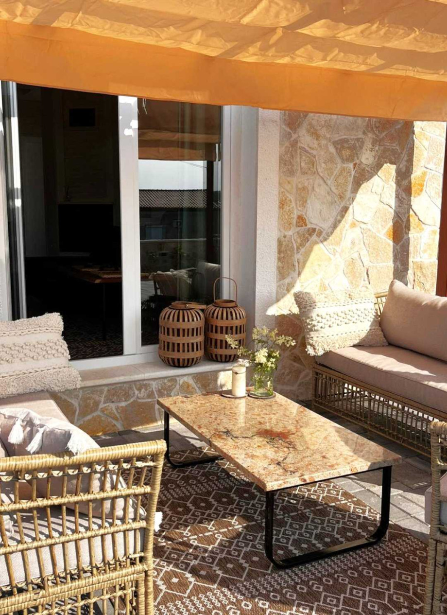 CROWONDER Villa Pinia with Swimming Pool