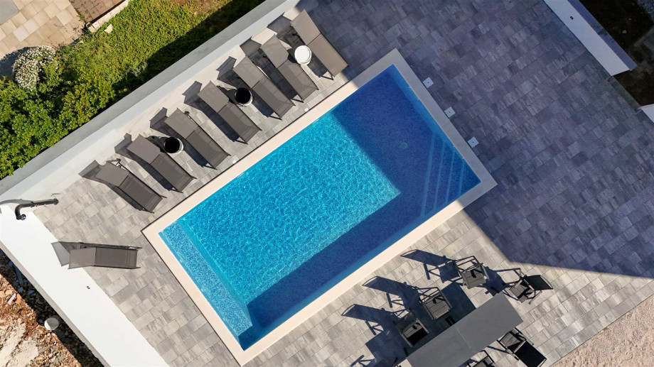 CROWONDER Apartment M&M Sky View with Swimming Pool A1