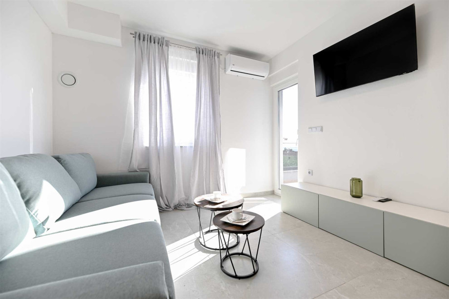 CROWONDER Apartment M&M Sky View with Swimming Pool A1