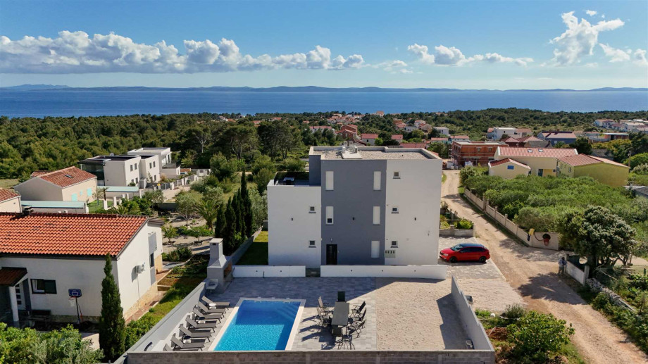 CROWONDER Apartment M&M Sky View with Swimming Pool A2