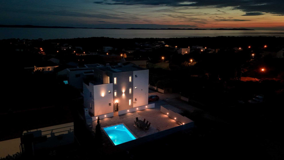 CROWONDER Apartment M&M Sky View with Swimming Pool A2