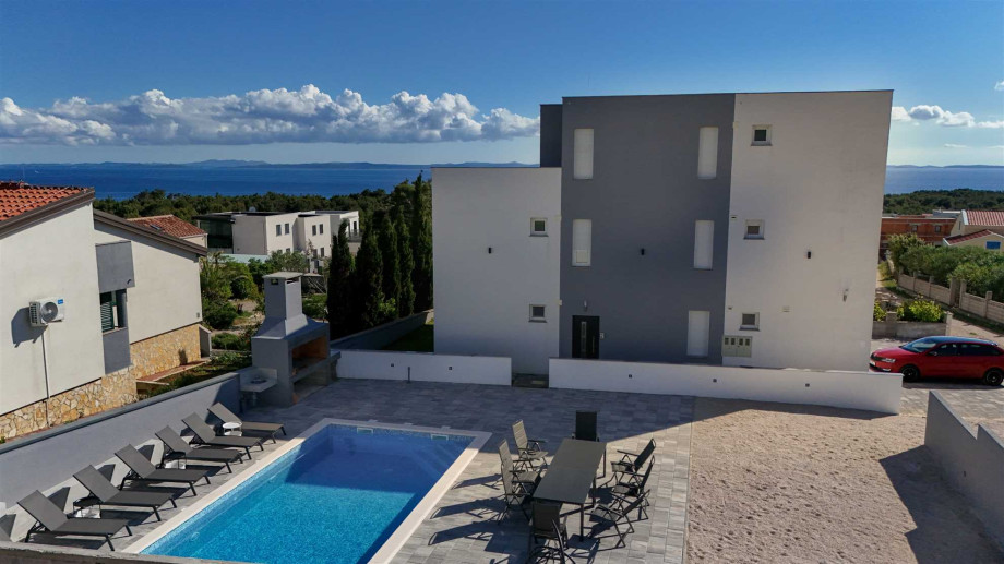 CROWONDER Apartment M&M Sky View with Swimming Pool A3