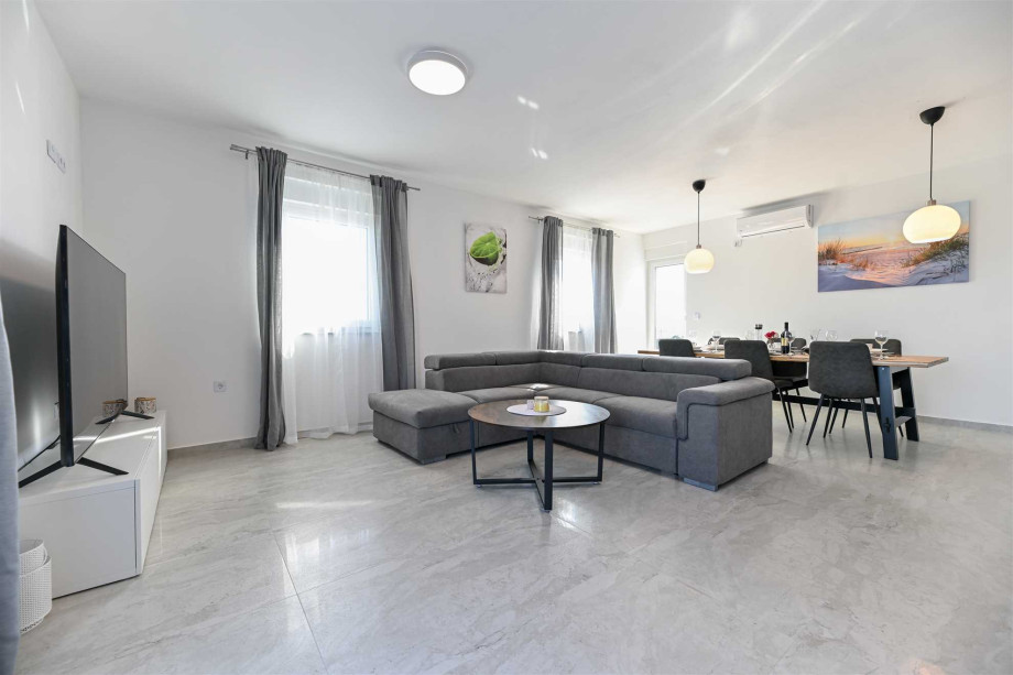 CROWONDER Apartment M&M Sky View with Swimming Pool A3