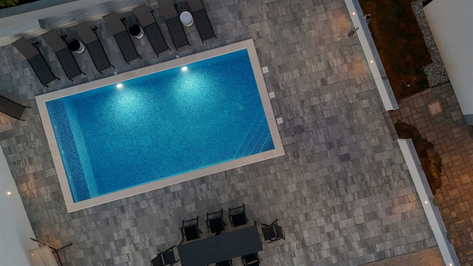 CROWONDER Apartment M&M Sky View with Swimming Pool A3