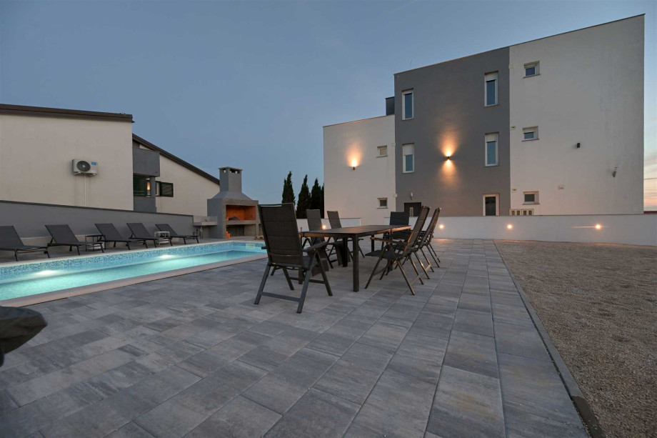 CROWONDER Apartment M&M Sky View with Swimming Pool A3