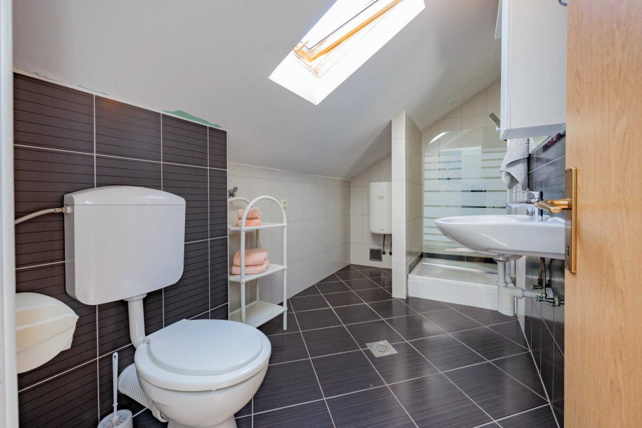 Crowonder Lucky Apartment A5  with Swimming Pool