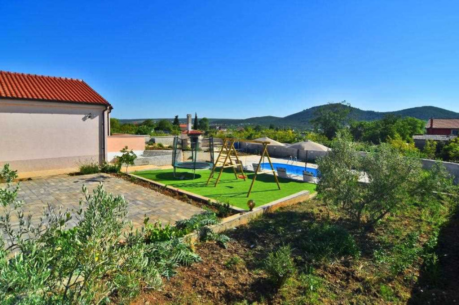 CROWONDER Holiday House Lavandula