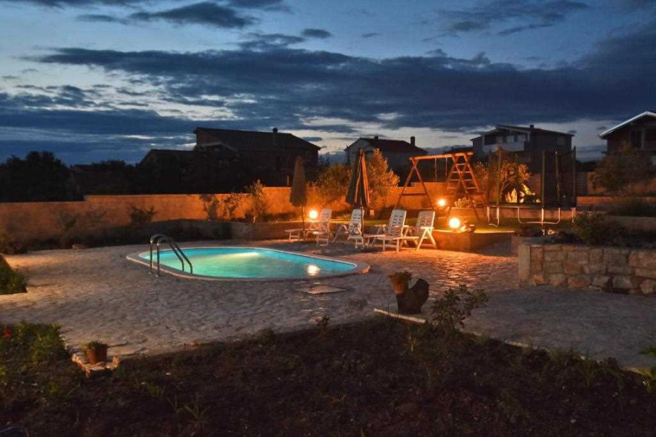 CROWONDER Holiday House Lavandula