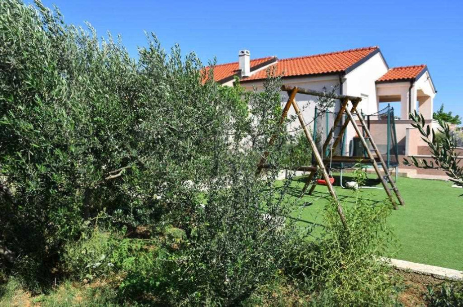 CROWONDER Holiday House Lavandula