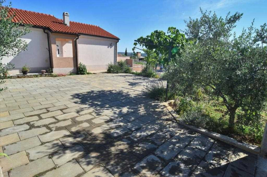 CROWONDER Holiday House Lavandula