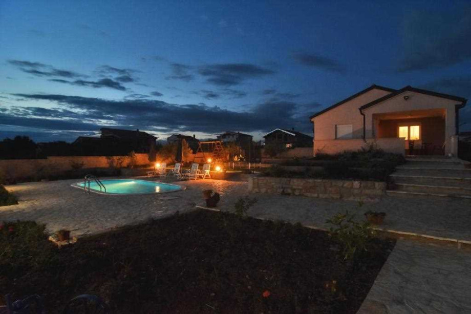 CROWONDER Holiday House Lavandula