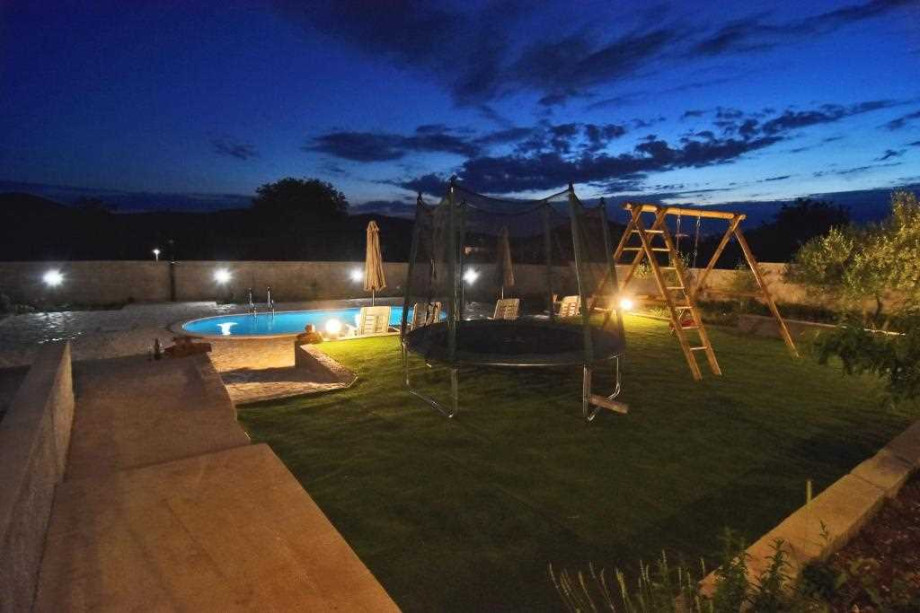 CROWONDER Holiday House Lavandula