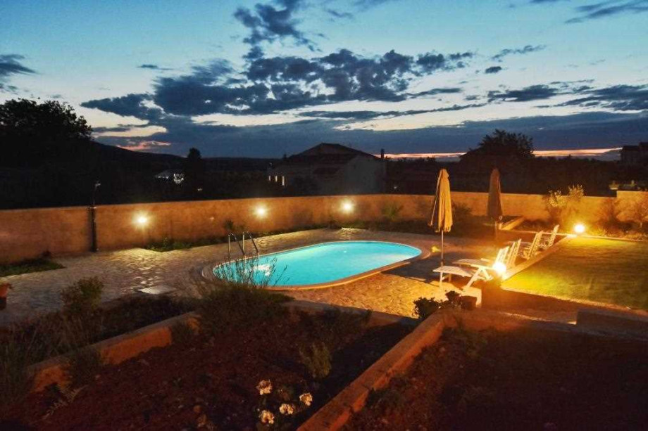 CROWONDER Holiday House Lavandula