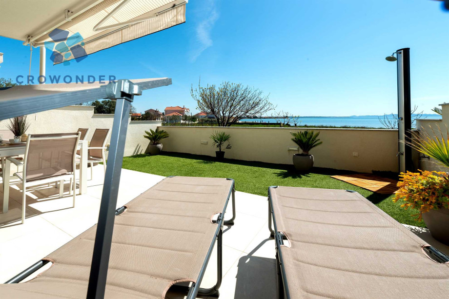 CROWONDER Beachfront Reiterer Villa V2 first line to the beach
