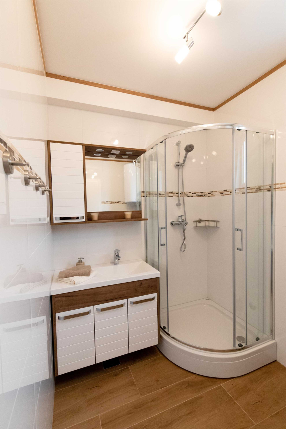 CROWONDER Beachfront Reiterer Vila V3 with Jacuzzi