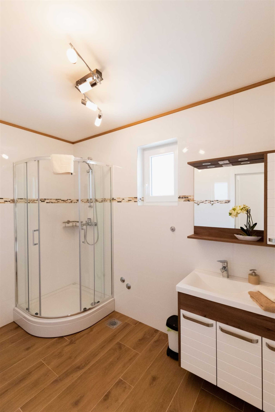 CROWONDER Beachfront Reiterer Vila V1 with Jacuzzi