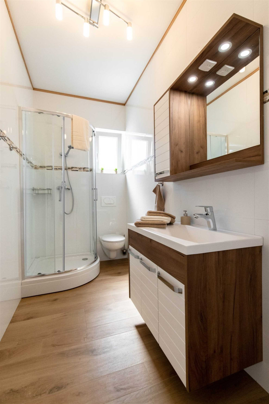 CROWONDER Beachfront Reiterer Vila V1 with Jacuzzi