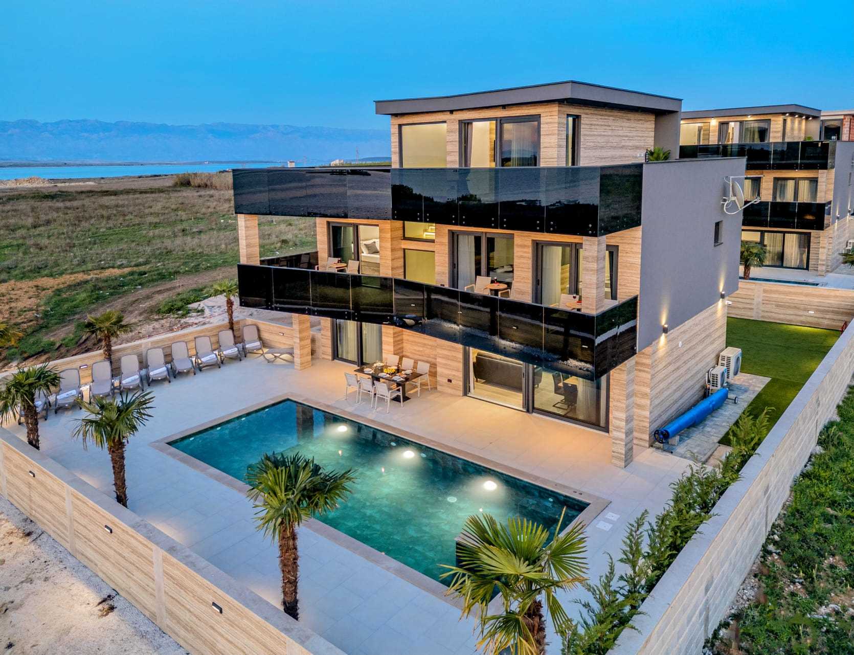 CROWONDER Villa Travera 1 z podgrzewanym basenem