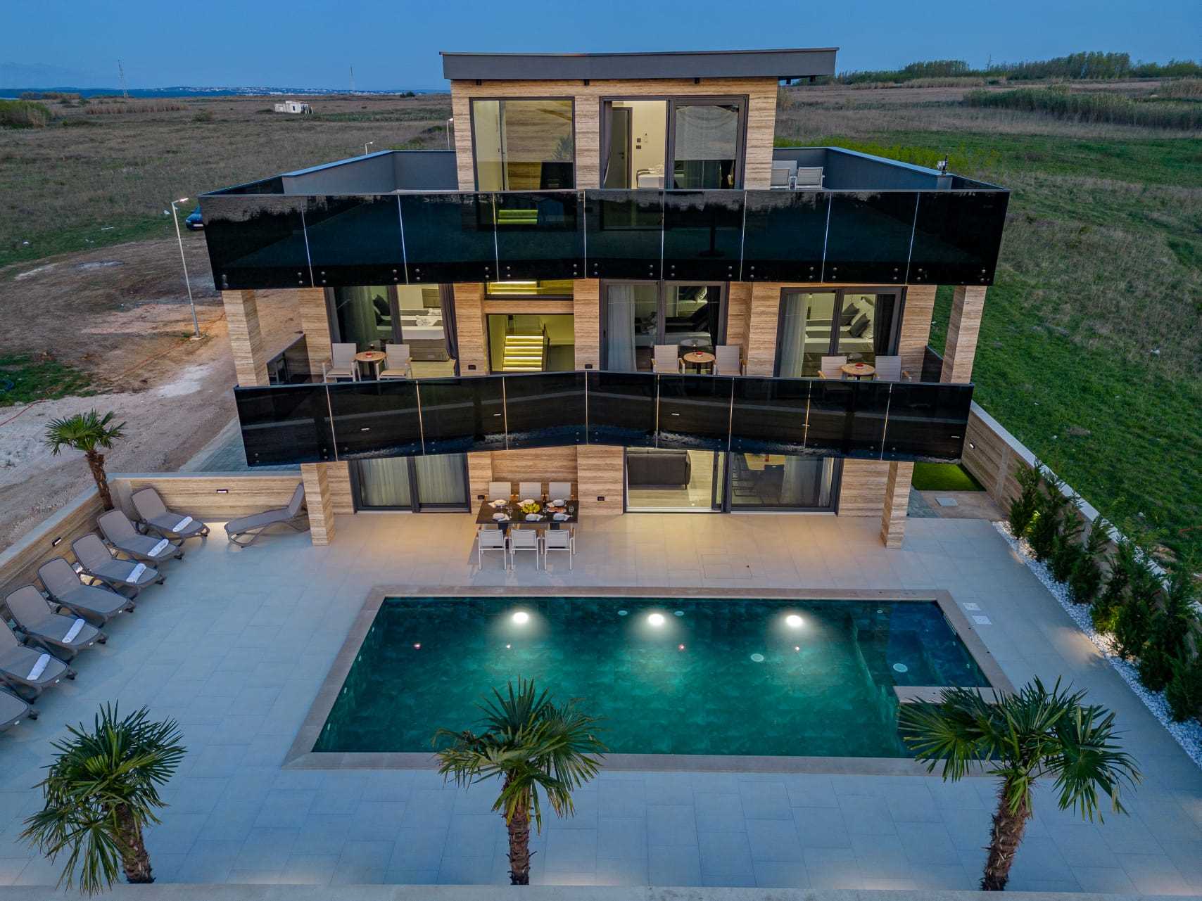 CROWONDER Villa Travera 2 z podgrzewanym basenem