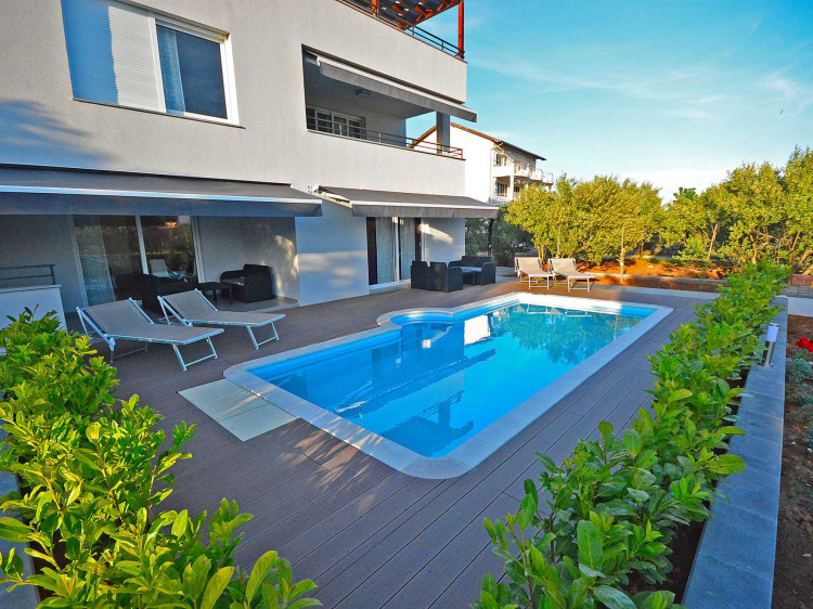 CROWONDER Luxusní apartmán Toretta A2 s bazénem