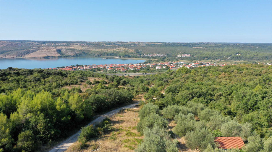 CROWONDER Villa Olive garden Platinum with swimming pool and jacuzzi