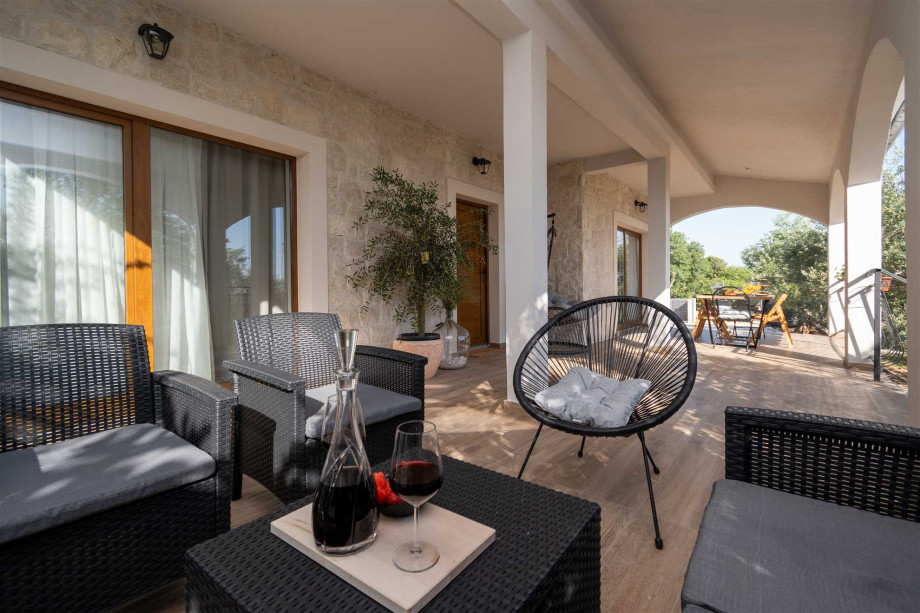 CROWONDER Villa Olive garden Platinum with swimming pool and jacuzzi