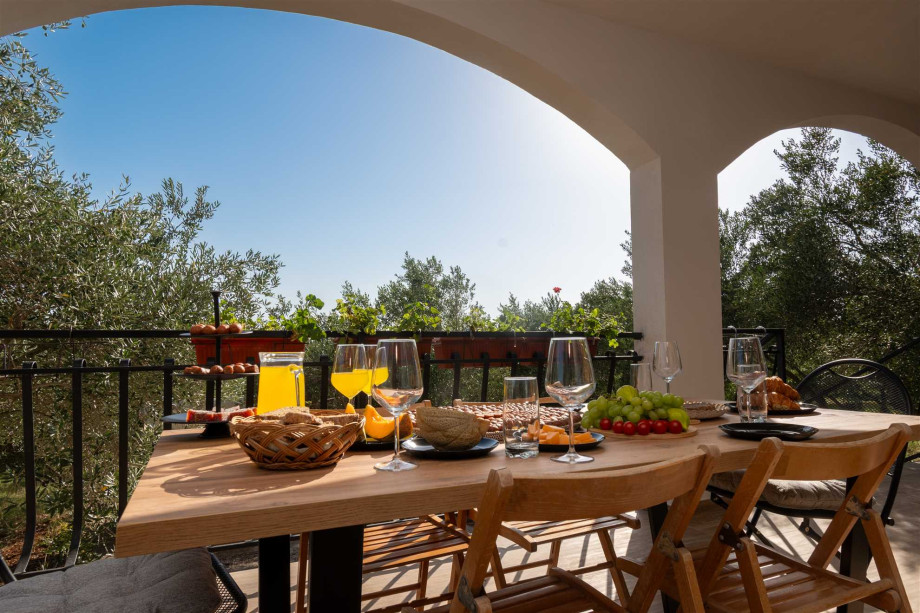 CROWONDER Villa Olive garden Platinum with swimming pool and jacuzzi