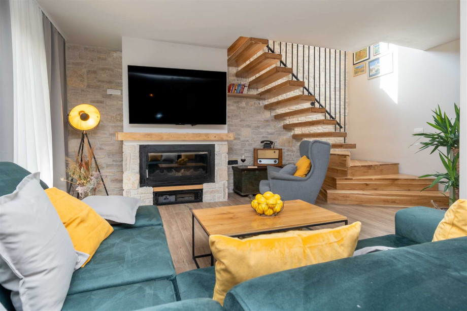 CROWONDER Villa Olive garden Platinum with swimming pool and jacuzzi