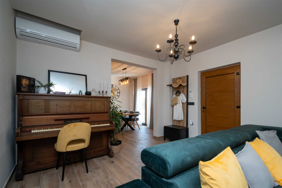 CROWONDER Villa Olive garden Platinum with swimming pool and jacuzzi