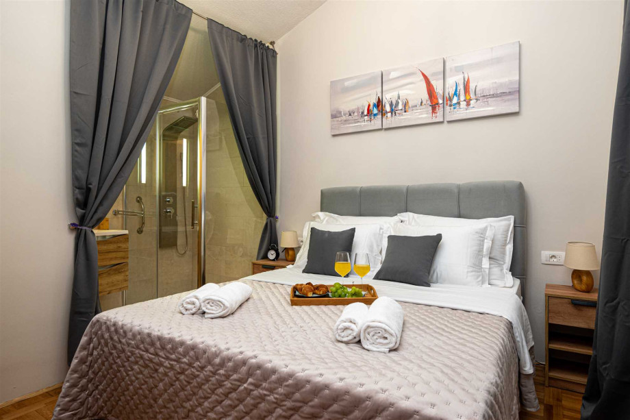 CROWONDER Villa Olive garden Platinum with swimming pool and jacuzzi