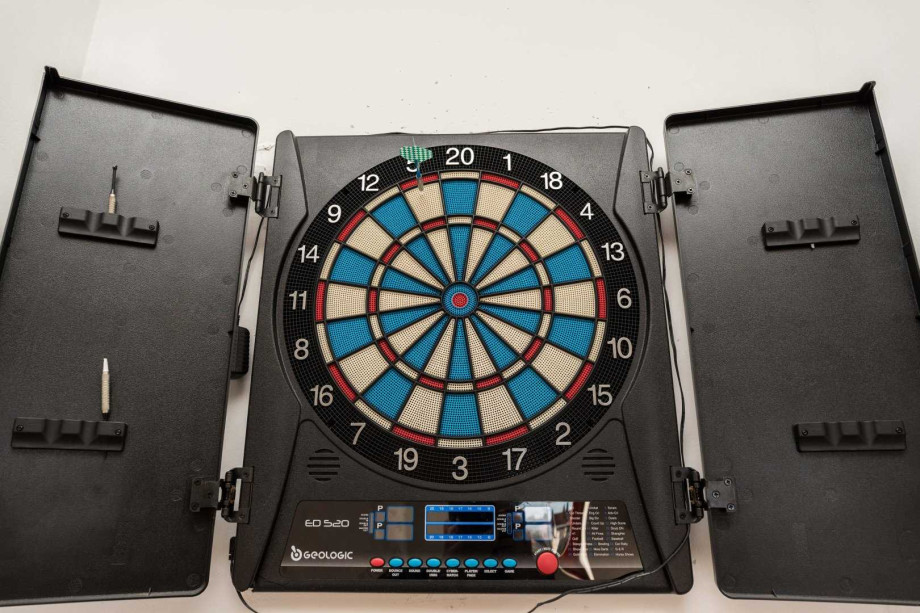 CROWONDER Good Time Holiday Home with Swimming Pool Jacuzzi Gym and Sauna