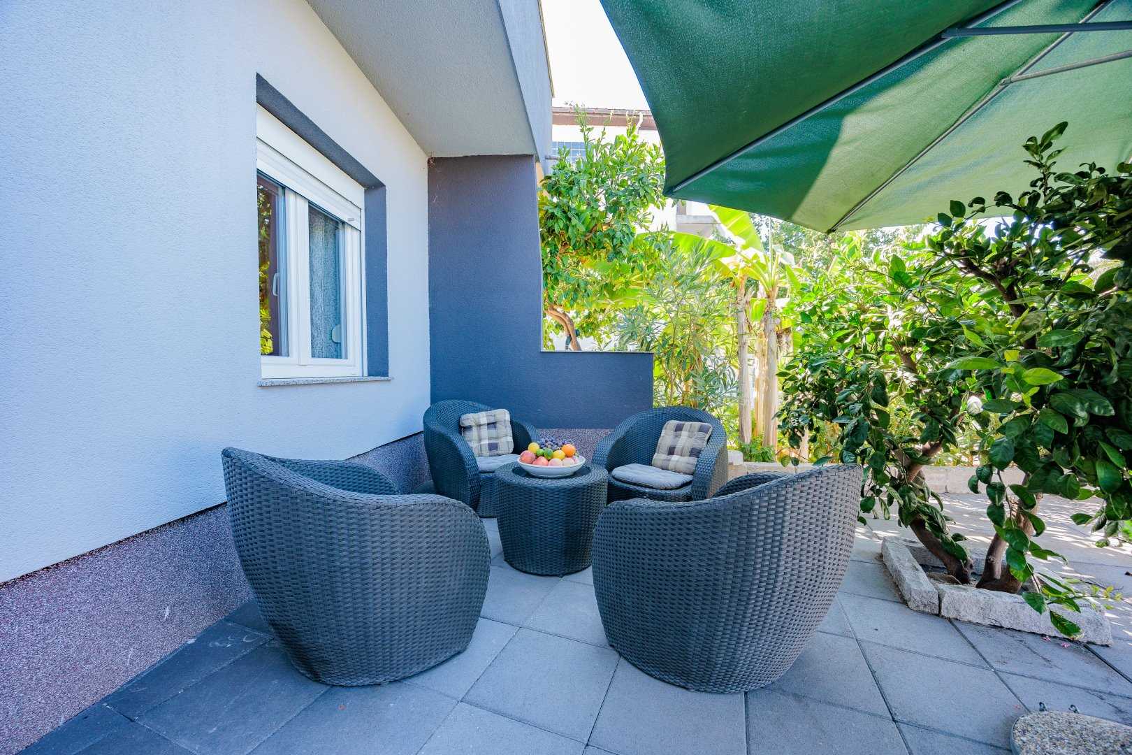 Crowonder Lucky Apartment A1 with Swimming Pool