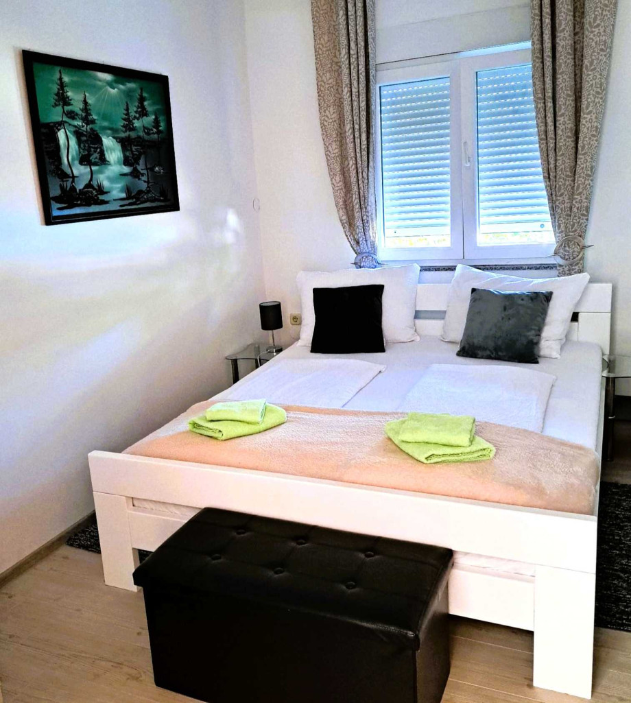 Crowonder Lucky Apartment A1 with Swimming Pool