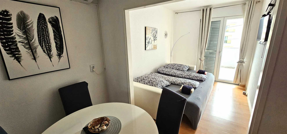 Crowonder Lucky Apartment A3 with Swimming Pool