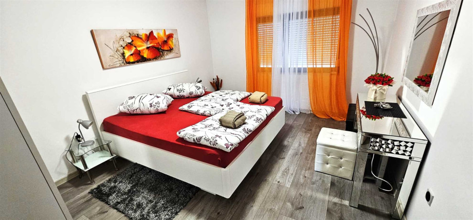 Crowonder Lucky Apartment A3 with Swimming Pool