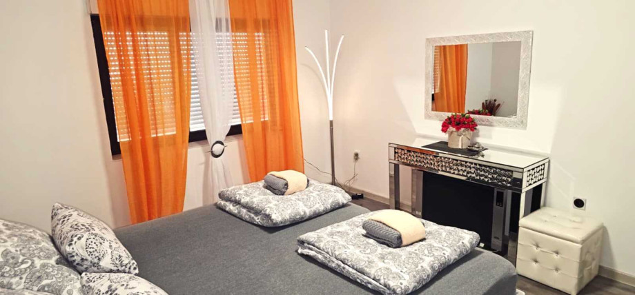 Crowonder Lucky Apartment A3 with Swimming Pool