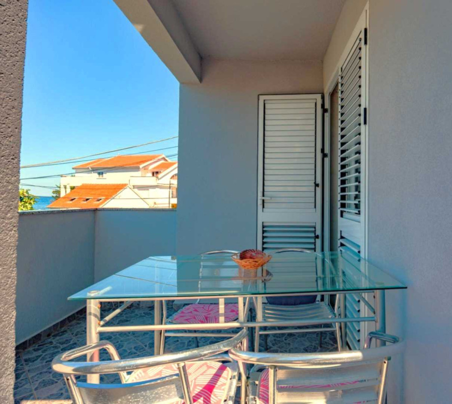 Crowonder Lucky Apartment A3 with Swimming Pool