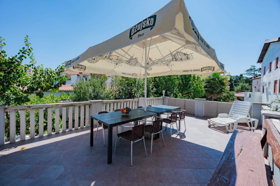 Crowonder Lucky Apartment A3 with Swimming Pool