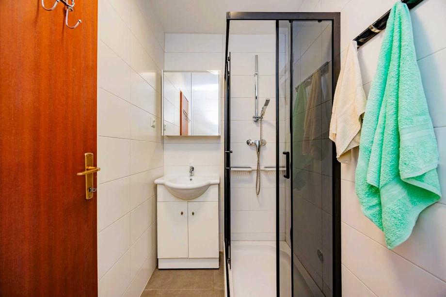 Crowonder Lucky Apartment A4  with Swimming Pool