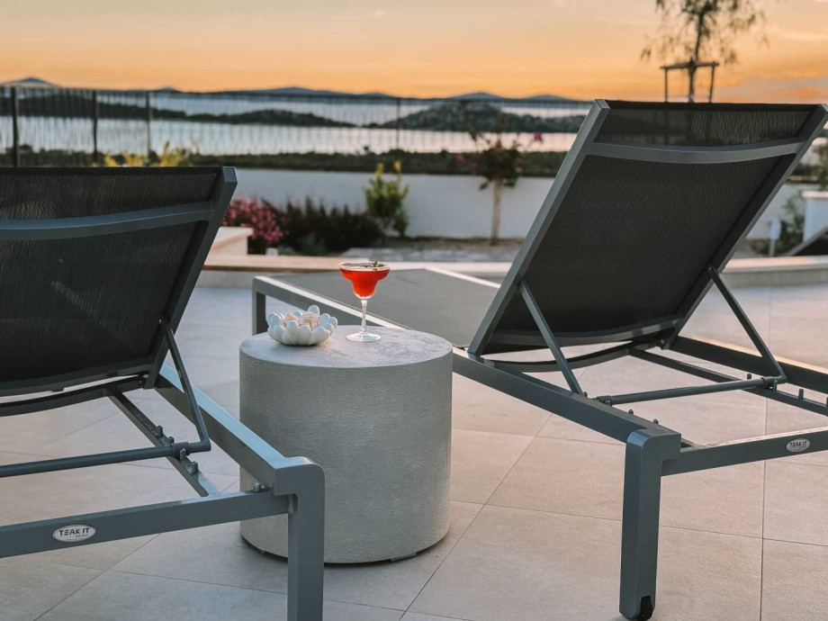 CROWONDER Villa Infinity with heated pool and sea view