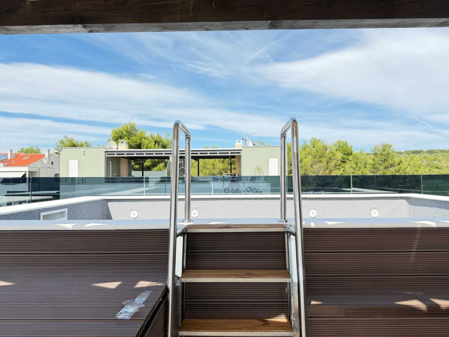 CROWONDER Zadar Villa Idassa villa with Heated Swimming Pool and Jacuzzi