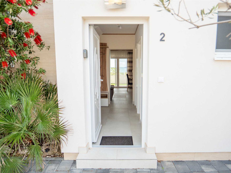CROWONDER Beachfront Reiterer Villa V2 first line to the beach