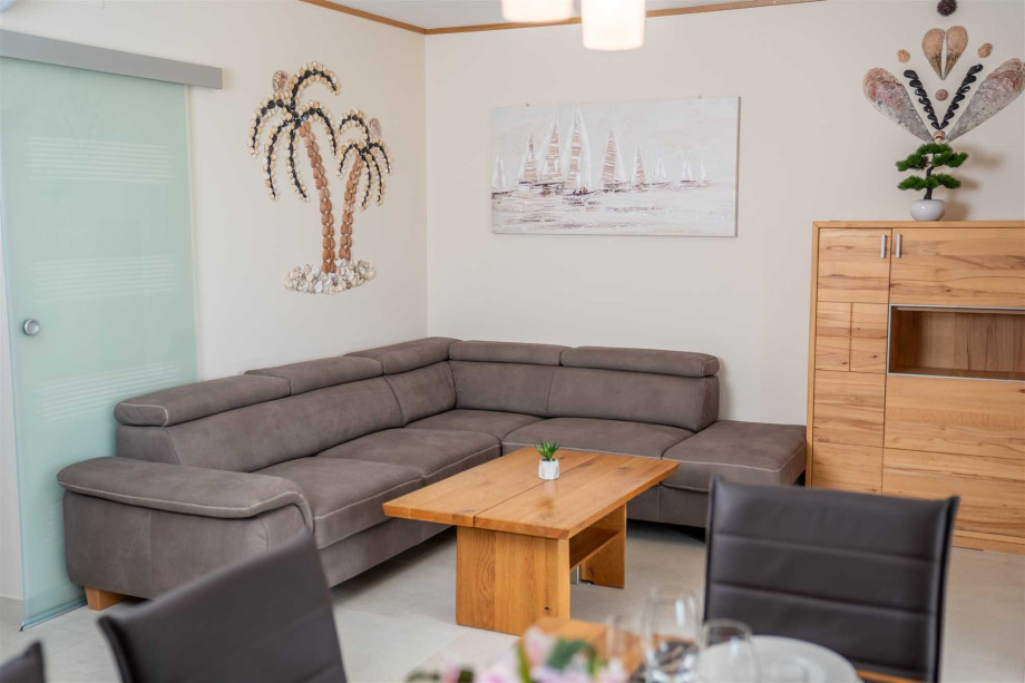 CROWONDER Beachfront Reiterer Villa V3 with Jacuzzi