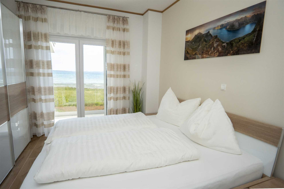 CROWONDER Beachfront Reiterer Villa V3 with Jacuzzi