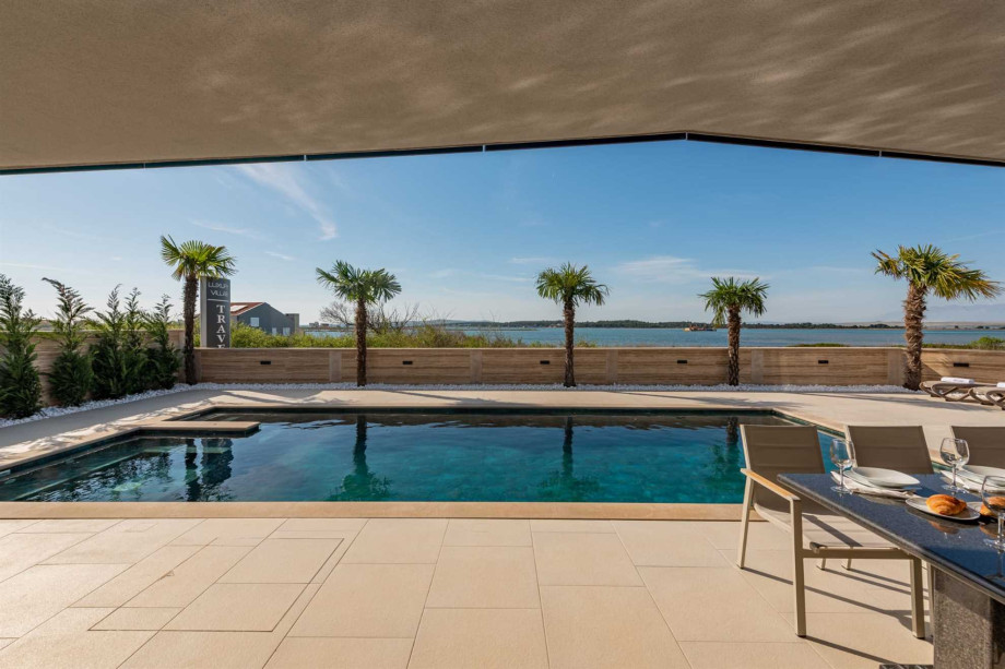 CROWONDER Villa Travera 1 with Heated Swimming Pool