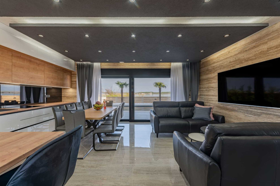 CROWONDER Villa Travera 1 with Heated Swimming Pool