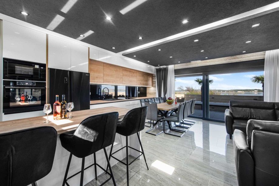 CROWONDER Villa Travera 1 with Heated Swimming Pool