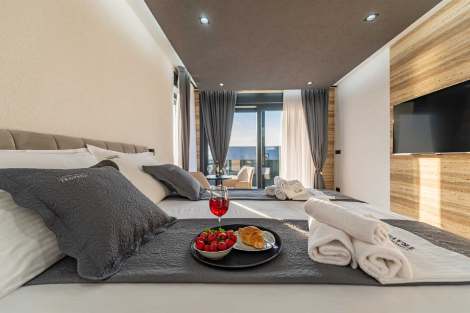 CROWONDER Villa Travera 2 with Heated Swimming Pool