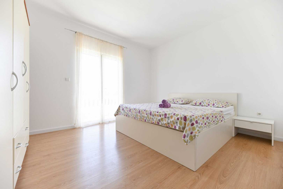 CROWONDER Sun & Fun Apartaments with Swimming Pool- Apartment Sunny Morning for 10 people