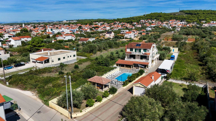 CROWONDER Sun & Fun Apartments with pool - Blue Sky Apartment for 4 people